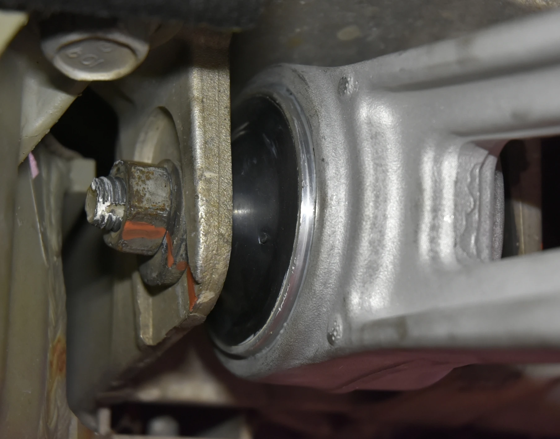 Nachher: revidierte Querlenker mit neu gepresster Buchse