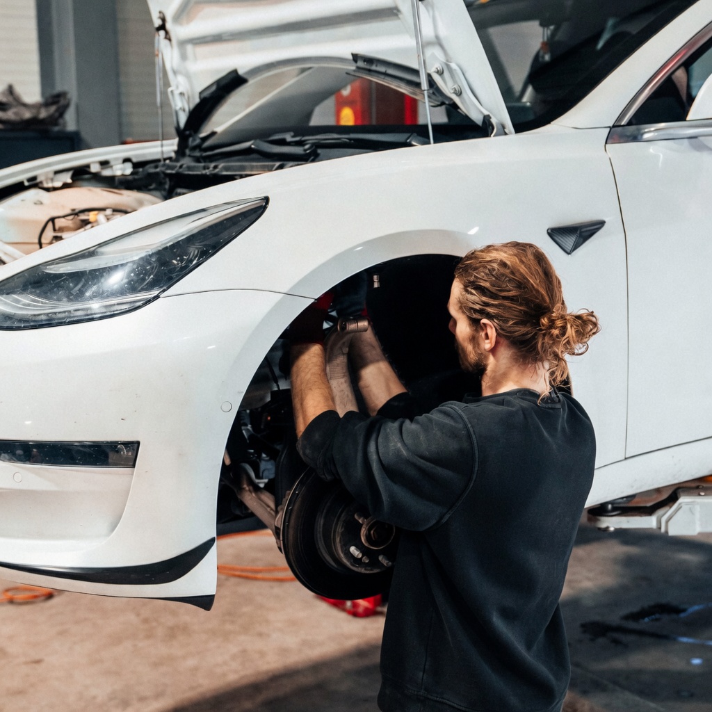 Tesla Wartungsservice - Sicherheit und Langlebigkeit